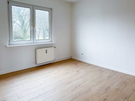 Sofort bezugsbereit: Wunderschöne, lichtduchflutete Wohnung im ruhigen Wohnhaus - Photo 3