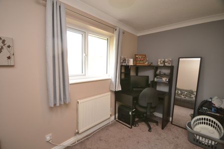 3 bed Semi-Detached House for Rent - Photo 4