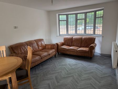 5 Bed Detached House, Mapperley Hall Drive, NG3 - Photo 3