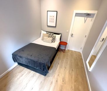 6 bedroom terraced house to rent - Photo 1