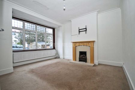 £2,600 pcm - Available Now - Unfurnished - Photo 3
