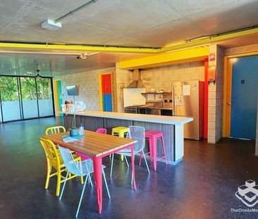 Furnished Double-Bed Studio Available Now - Photo 4