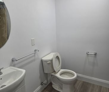 For Lease - 180 Chenoa Way Unit# #B, Barrhaven, Ontario - Photo 3