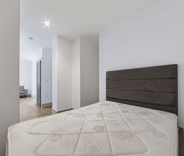 A Spacious, bright, open plan Studio flat with separate bedroom are... - Photo 2