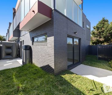 BRAND NEW MODERN TOWNHOUSE - Photo 6