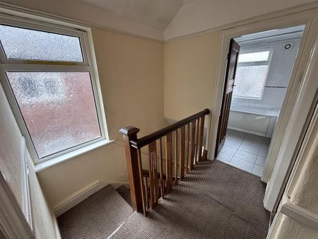 3 bedroom private hall to rent - Photo 5