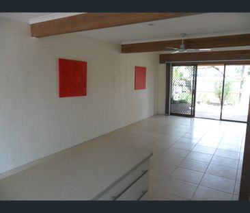 Unit 2/1 Munna Crescent, Noosaville, Qld 4566 - Photo 2