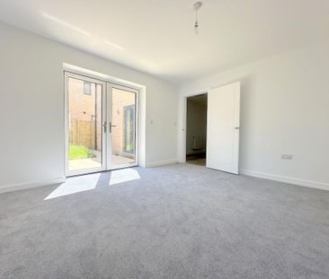 4 bedroom detached house to rent - Photo 1