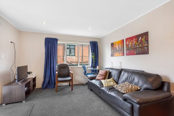 Studio Room Available Now till 31st December 2025 - Photo 1