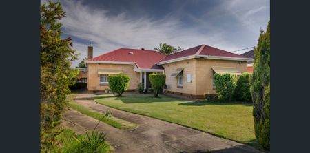 Lovely 2 Bedroom Family Home Available for 6 Months Lease - Photo 2