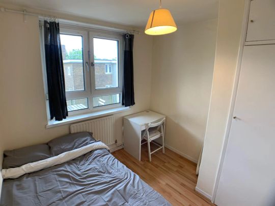 Kemp House – Room 2 - Photo 1