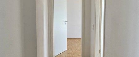 3- Zimmer-Wohnung mit Dachterrasse und Einbauküche - Photo 1