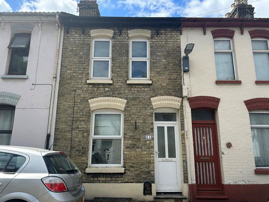 2 bedroom terraced house to rent - Photo 1