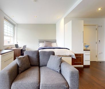 Apt 17, Park Square Residence - Photo 2