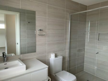 Spacious Living! - Photo 3