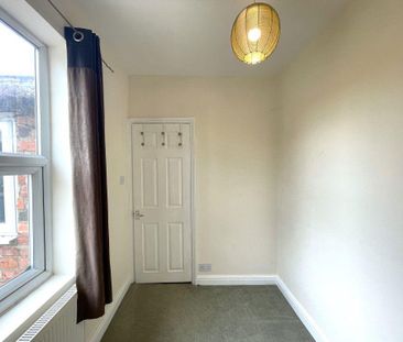 3 bedroom terraced house to rent - Photo 6