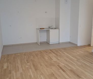 location Appartement T3 DE 59.48m² À CHESSY - Photo 3