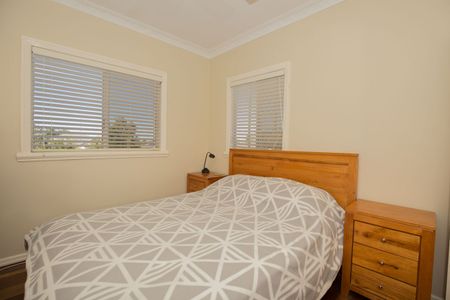 Cute and Cosy 3 bedroom home in central Carina - Photo 5