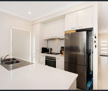 Charming and Spacious House for Rent in the Desirable Browns Plains... - Photo 2