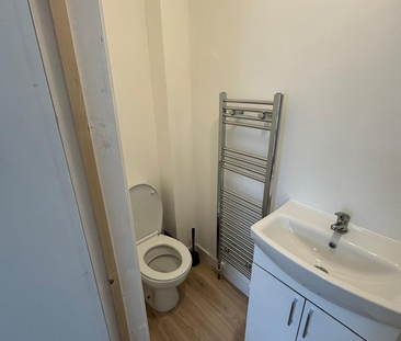 1 bedroom in a house share to rent - Photo 6 | Rentumo