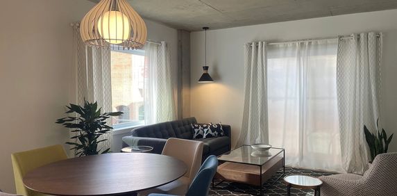 4 1/2 Neuf Tout Meublé Tout Inclus! - Photo 2