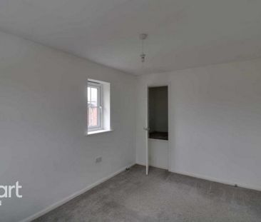 2 bedroom semi-detached house to rent - Photo 4