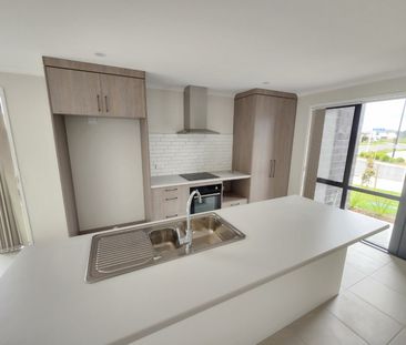 Seamless IndoorÃ¢Â€Â“Outdoor Living - Photo 4