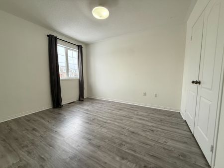 For Lease - 90 Bridlepath Street, Richmond Hill, Ontario - Photo 4