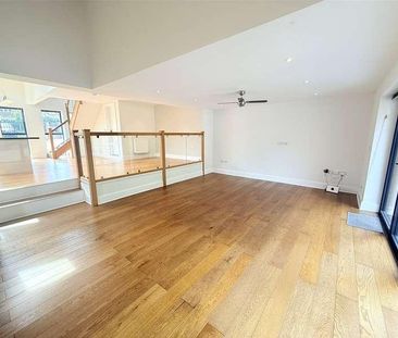 Resolute House Ace, Upper Dicker, Hailsham, East Sussex, BN27 - Photo 2
