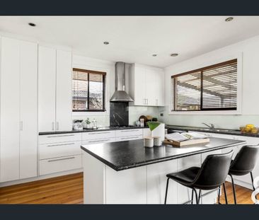 Family Home! - Photo 6