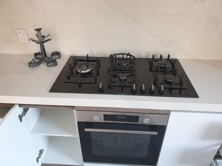 Almost brand new - Photo 5