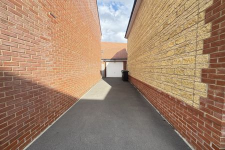 Sorrel Crescent - Photo 2
