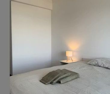 Avenida 25 de Abril de 1974, Almada, Setúbal Municipality 2800 - Photo 3