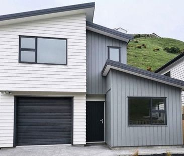 Churton Park 4 bedrooms plus study + 3 bathrooms - Photo 2