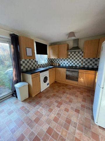 1 bedroom in a house share to rent - Photo 5