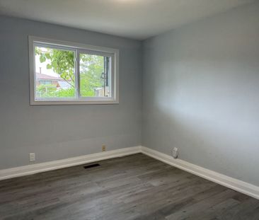 For Lease - 263 Hullmar Drive, Toronto, Ontario - Photo 3