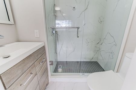 For Lease - 22 Decarie Circle, Toronto, Ontario - Photo 4