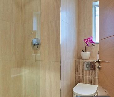 1 bedroom in a house share to rent - Photo 6