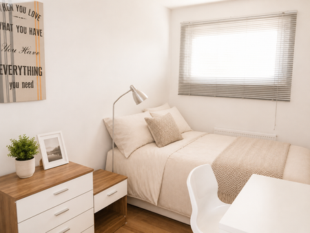 22 Corringham House (ii) – Room 4 - Photo 3