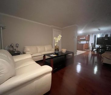 Grande Chambre meublée À LOUER 'immédiat À 700$/mois , Charlesbourg... - Photo 1