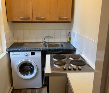Studio Flat, Harehills Avenue, LS8 - Photo 3