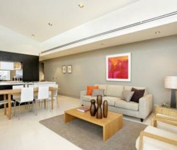 MODERN 2 BEDROOM APARTMENT WITH BAYVIEWS - Photo 2