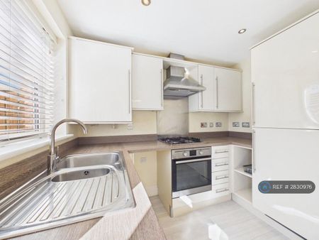 3 bedroom terraced house to rent - Photo 4