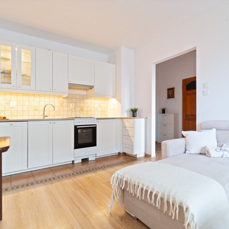 2-pokojowe mieszkanie z klasycznymi meblami | 42,5 - Photo 1