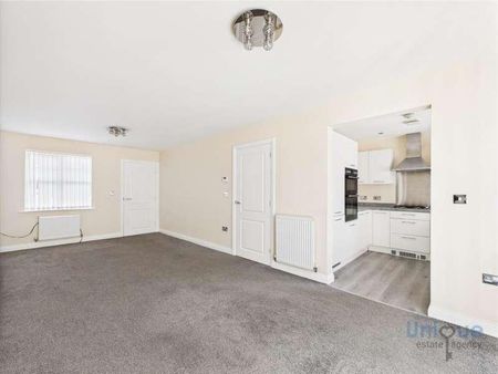 Marples Drive, Blackpool, FY4 - Photo 2