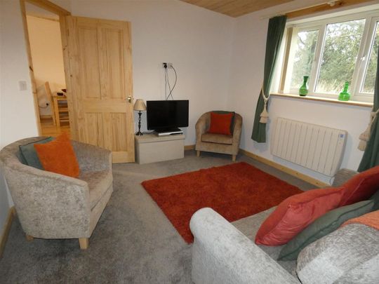 Edwyn Ralph - Photo 1