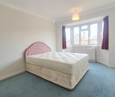 4 bedroom detached house to rent - Photo 3