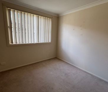 Convenient & central! - Photo 2