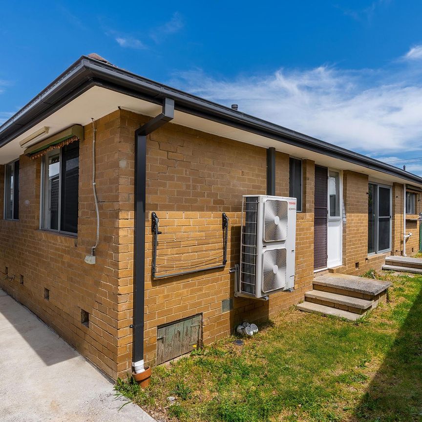 1/8 Waverley Court, 3064, Craigieburn Vic - Photo 1