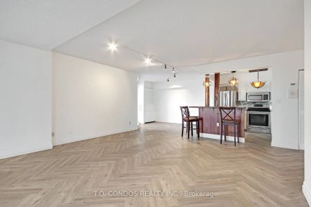 33 Harbour Square #839 - Photo 2